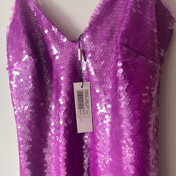 L’Agence Elora Mini Slip Dress in Orchid Sequins
Size 2 - Picture 4 of 10